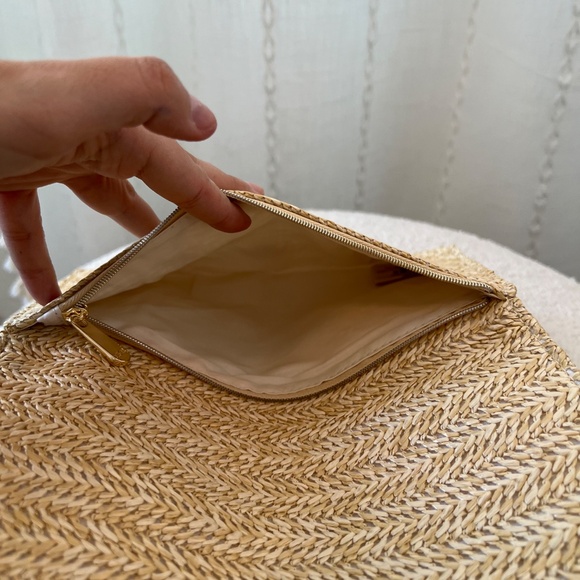 Dior Beauty 2023 Limited Edition Rattan Beige Clutch Pouch - Picture 7 of 8